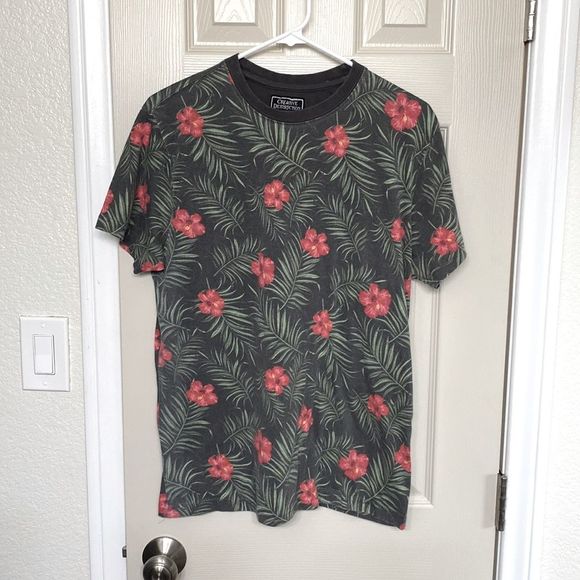 Hawaiian t-shirt - Picture 1 of 3